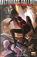 Ultimate Fallout n. 2 by Billy Tan, Brian Michael Bendis, Clayton Crain, Eric Nguyen, Jonathan Hickman, Luke Ross, Mark Bagley, Mitch Breitweiser, Nick Spencer, Salvador Larroca, Sara Pichelli