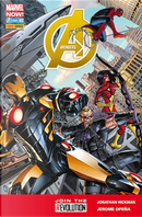 Avengers n. 17 by Adam Kubert, Dean White, Frank D'Armata, Frank Martin, Jerome Opena, Jonathan Hickman, Kelly Sue DeConnick, Rain Baredo, Stefano Caselli