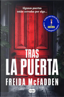 Tras la puerta by Freida McFadden